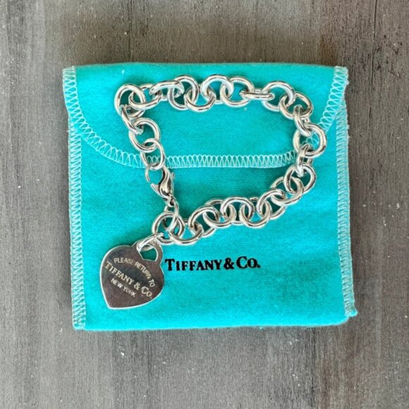 Tiffany’s Heart Charm Bracelet - Picture 1 of 4